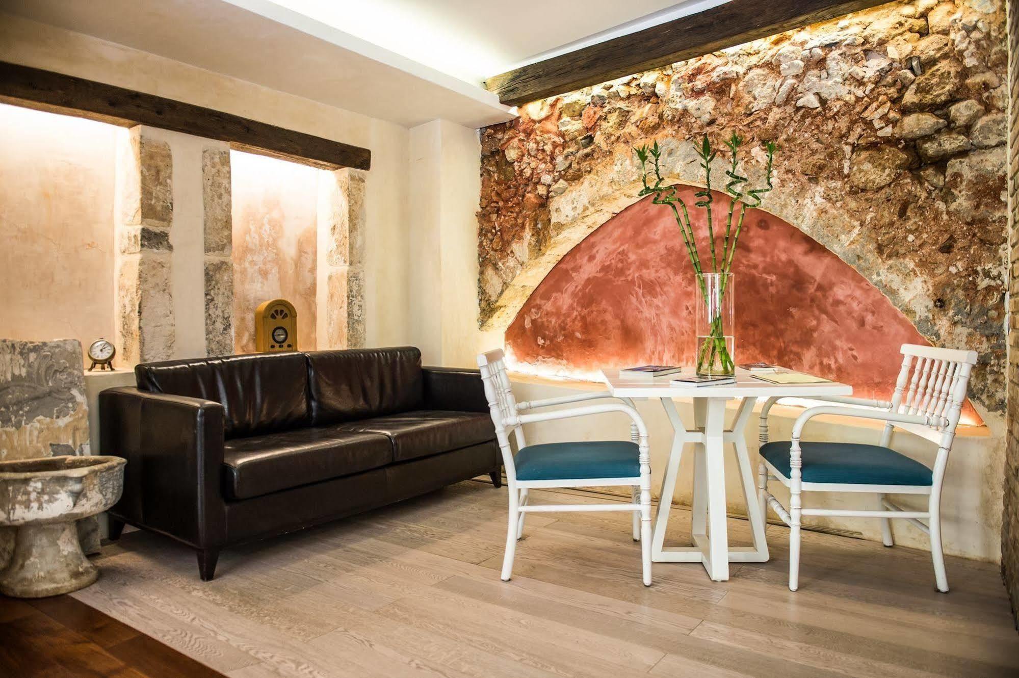 Vranas Ambiance Hotel 하니아 외부 사진